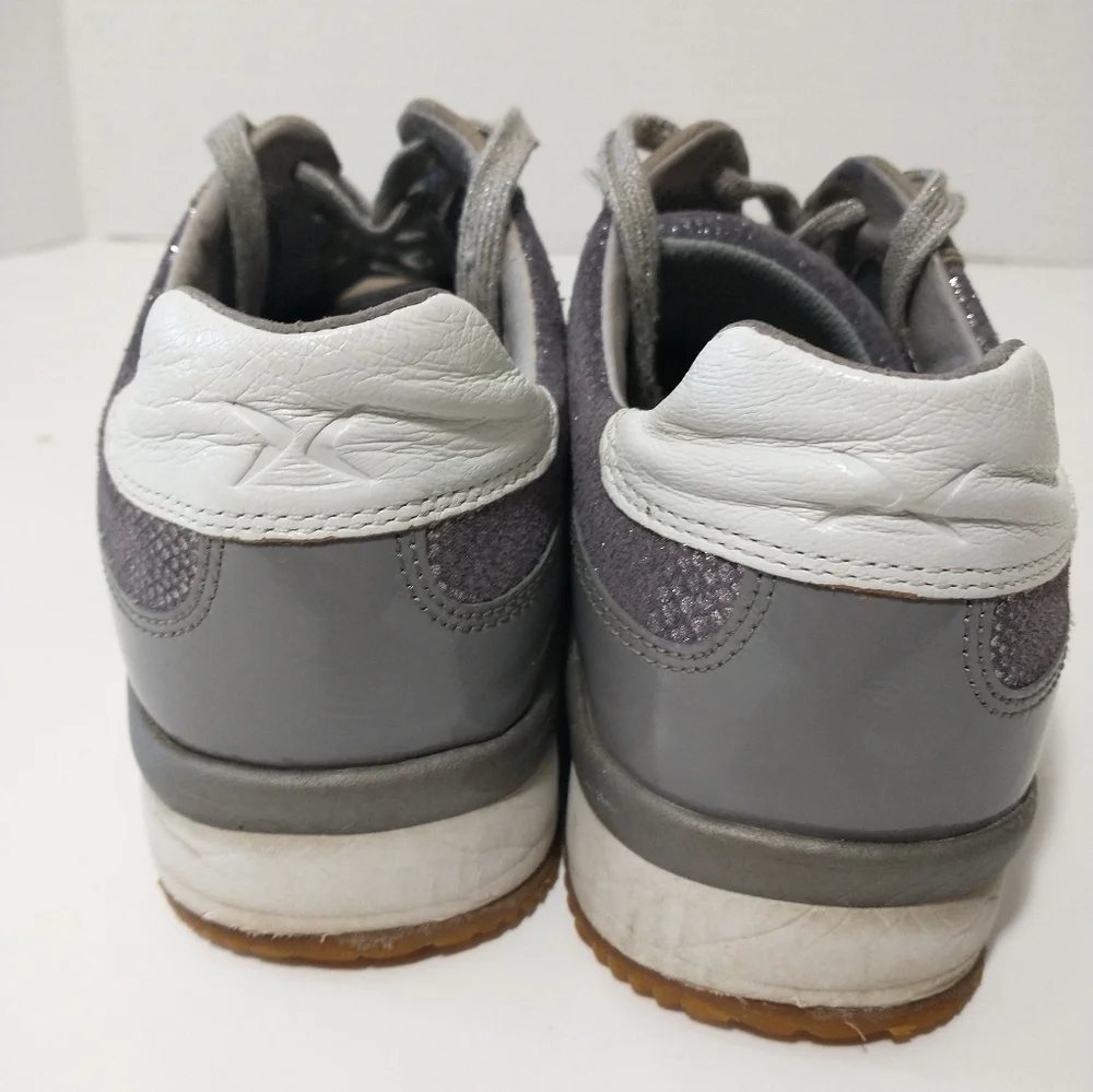 Aetrex Gray and Silver Snakeskin Print Sneakers‎ With Suede Accents, Size 9.5